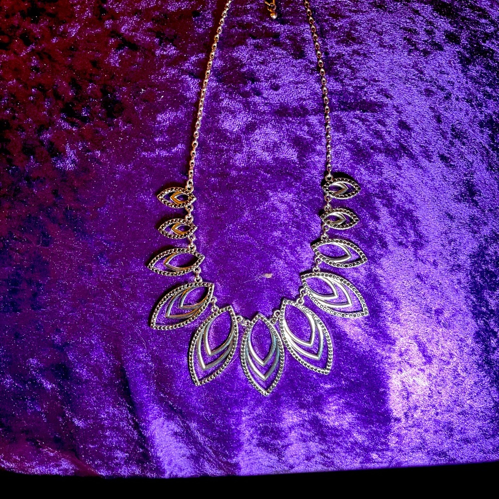 Beautiful Silver tiered bling necklace